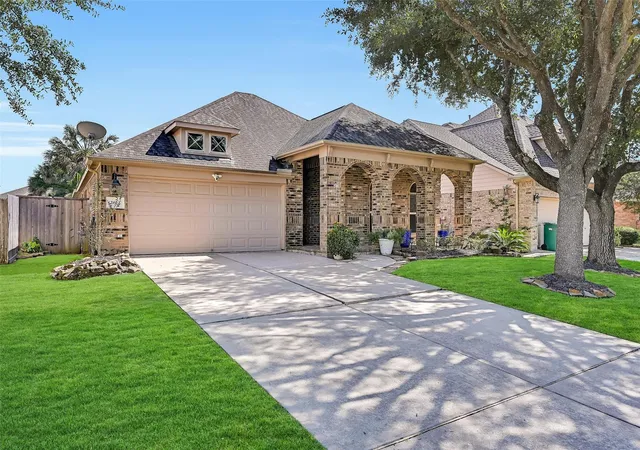 1st image of 2622 Canyon Falls Dr, Manvel, TX 77578 | MLS# 43241083