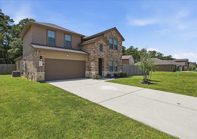 2nd image of 115 Little Spring Ct, Anahuac, TX 77514 | MLS# 72923407