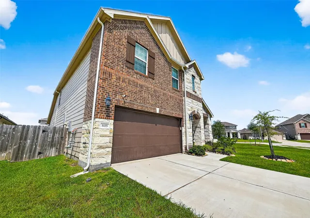 2nd image of 1115 Cloverdale Dr, Rosharon, TX 77583 | MLS# 874806