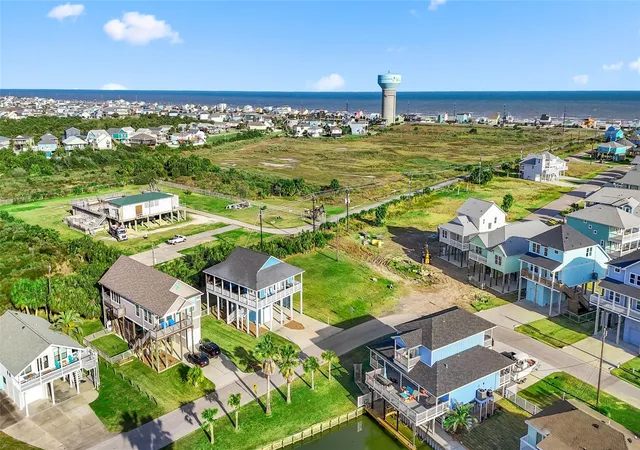 1st image of 3935 Laguna Dr, Galveston, TX 77554 | MLS# 57398141