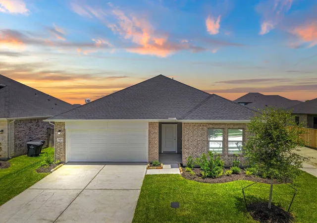 1st image of 243 Magnolia Laurel Dr, Alvin, TX 77511 | MLS# 6492007