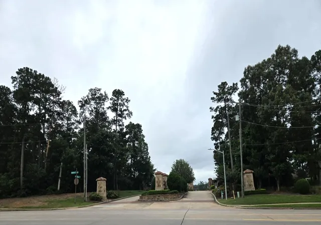 Photo 3 of Sale Pending at 1713 Mission Oaks Ct, Conroe, TX 77304 | MLS# 86444423 | Listing updated on 2026-08-10