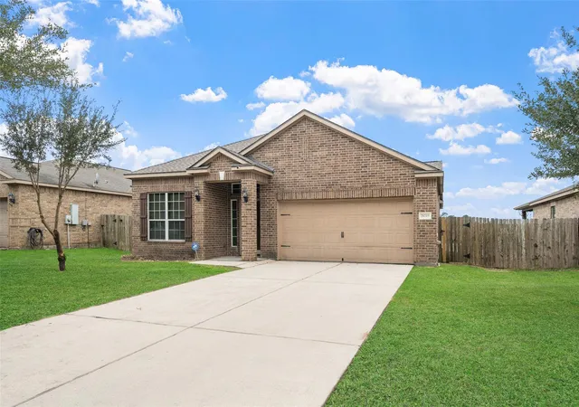 Photo 3 of Sale Pending at 38219 N Lost Creek Blvd, Magnolia, TX 77355 | MLS# 78689115 | Listing updated on 2026-09-14