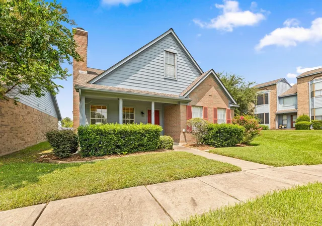 Photo 3 of Sale Pending at 2601 S Broadway St #9, La Porte, TX 77571 | MLS# 98379670 | Listing updated on 2026-08-26