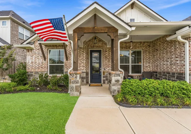 2nd image of 1935 Cottonwood Terrace Ct, College Station, TX 77845 | MLS# 38933199
