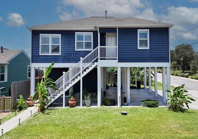 Photo 1 of Single family home for sale at 6902 Ave P, Galveston, TX 77551 | MLS# 74381264 | Listing updated on 2026-09-18