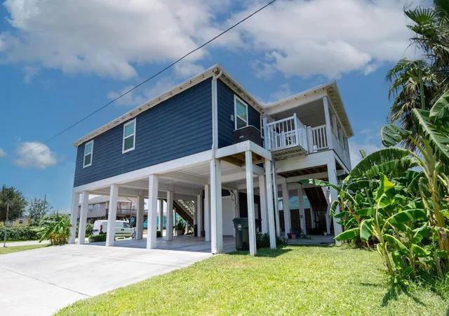 Photo 3 of Single family home for sale at 6902 Ave P, Galveston, TX 77551 | MLS# 74381264 | Listing updated on 2026-09-18