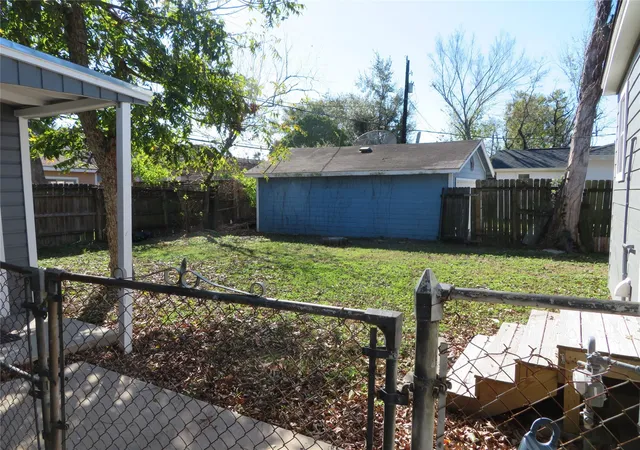Photo 3 of Single family home for sale at 1103 Jocelyn St, Houston, TX 77023 | MLS# 75618897 | Listing updated on 2026-08-30
