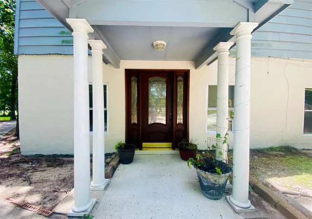 Photo 3 of Single family home for sale at 2500 Southline Rd, Conroe, TX 77384 | MLS# 86691509 | Listing updated on 2026-09-08