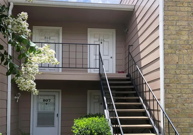 Photo 3 of Condo for sale at 2800 Jeanetta St #806, Houston, TX 77063 | MLS# 4518626 | Listing updated on 2026-08-24