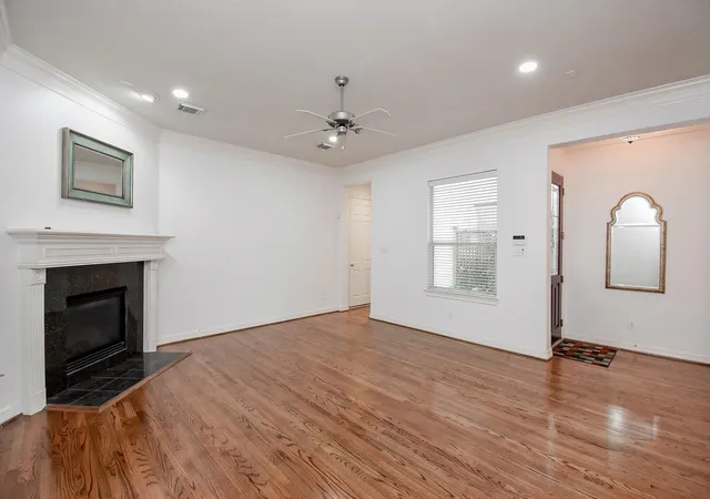 4th image of 155 White Dr, Bellaire, TX 77401 | MLS# 94112708
