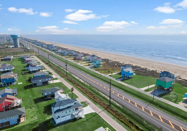 3rd image of 23004 Verano Dr, Galveston, TX 77554 | MLS# 24175266