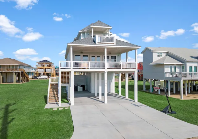 4th image of 23004 Verano Dr, Galveston, TX 77554 | MLS# 24175266