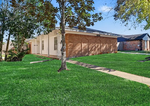 1st image of 11219 Sagehill Dr, Houston, TX 77089 | MLS# 40978284