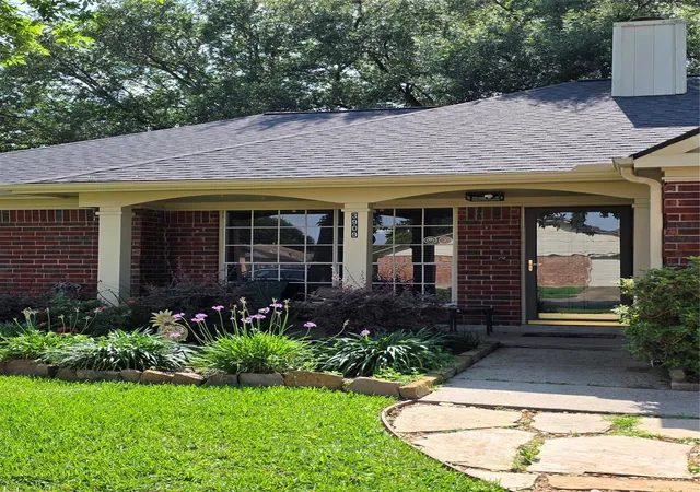 Photo 3 of Single family home for sale at 3909 Regency Dr, Deer Park, TX 77536 | MLS# 8892246 | Listing updated on 2026-08-11
