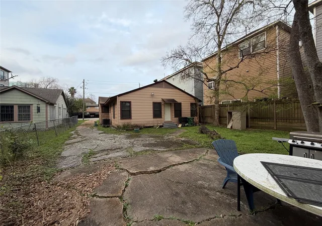 13th image of 2406 Charleston St, Houston, TX 77021 | MLS# 53296048