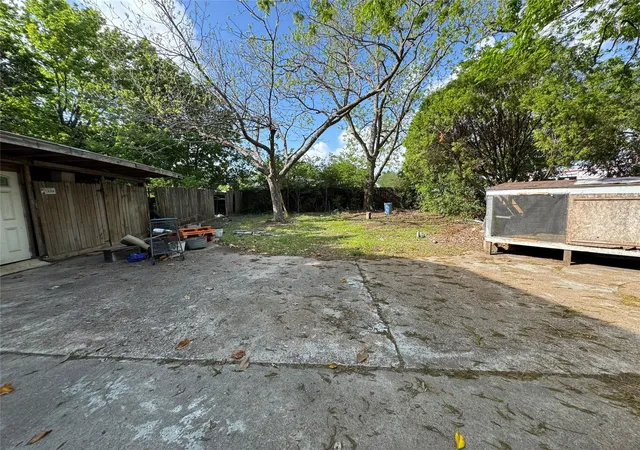 3rd image of 1408 South St, Pasadena, TX 77503 | MLS# 91343447