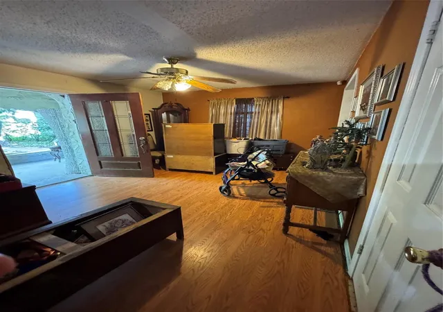 4th image of 1408 South St, Pasadena, TX 77503 | MLS# 91343447