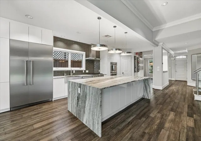 4th image of 14855 Perthshire Rd, Houston, TX 77079 | MLS# 36133063