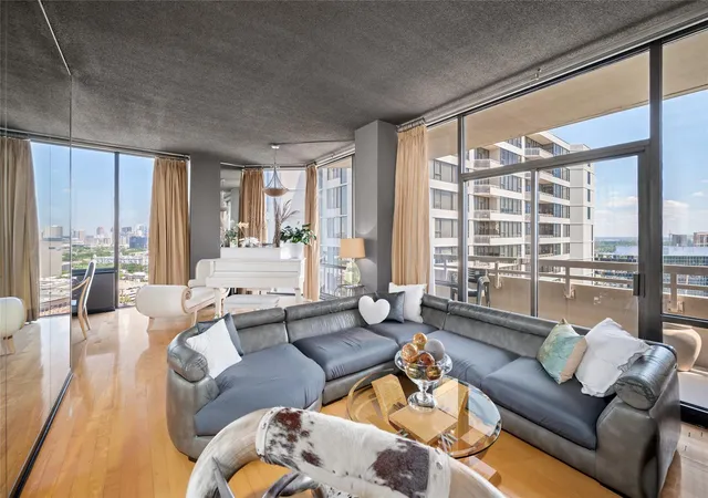 1st image of 15 Greenway Plz #26J, Houston, TX 77046 | MLS# 38004640