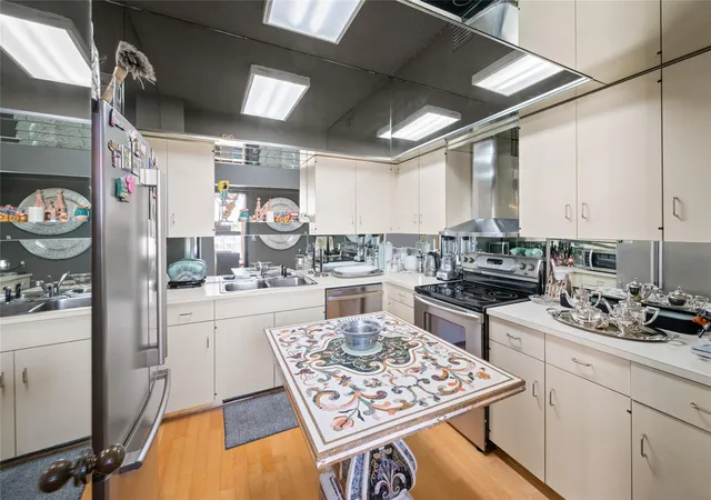 5th image of 15 Greenway Plz #26J, Houston, TX 77046 | MLS# 38004640
