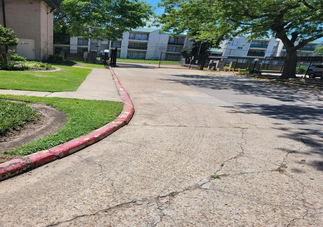2nd image of 8425 Hearth Dr #25, Houston, TX 77054 | MLS# 14383165