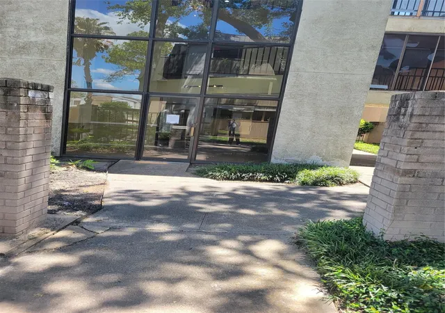 4th image of 8425 Hearth Dr, Houston, TX 77054