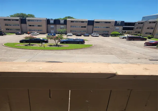 5th image of 8425 Hearth Dr, Houston, TX 77054