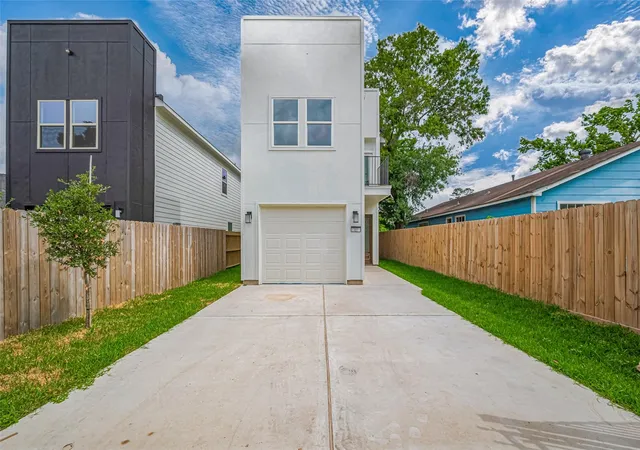 Photo 1 of Single family home for sale at 7307 W Knoll St, Houston, TX 77028 | MLS# 76532338 | Listing updated on 2026-08-27