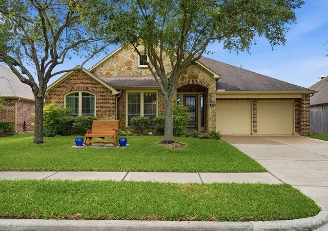 Homes for sale in League City, TX | 527 Jordan Creek Ct, League City, TX 77573 | MLS# 49777434