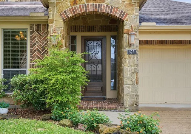 Homes for sale in League City, TX | 527 Jordan Creek Ct, League City, TX 77573 | MLS# 49777434