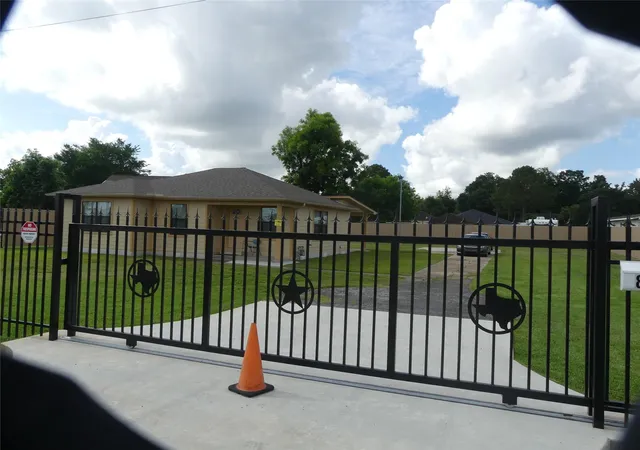 Photo 2 of Single family home for sale at 802 Candler Dr, Houston, TX 77037 | MLS# 93003388 | Listing updated on 2026-05-30