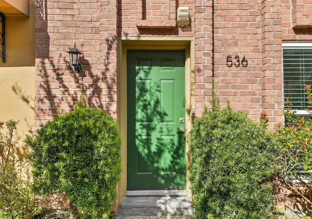 3rd image of 11550 Chimney Rock Rd, Houston, TX 77035