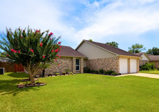 Homes for sale in Webster, TX | 410 Village Creek Dr, Webster, TX 77598 | MLS# 4319011