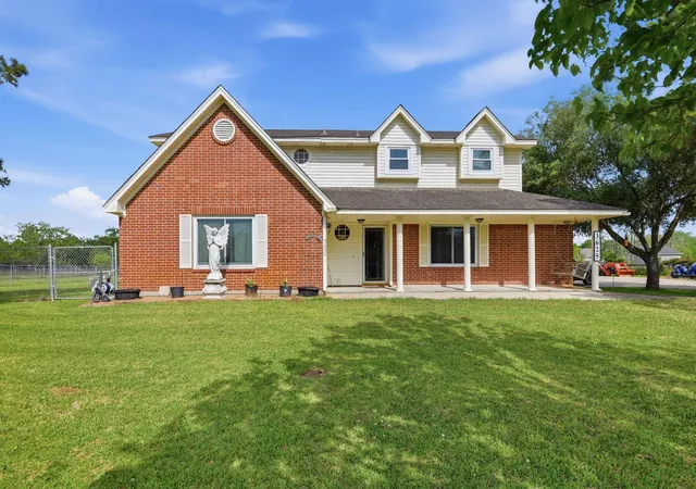 Photo 2 of Single family home for sale at 3625 County Rd 36, Angleton, TX 77515 | MLS# 16504565 | Listing updated on 2026-09-11