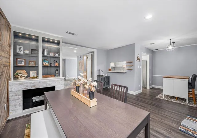 4th image of 1371 Country Pl Dr, Houston, TX 77079 | MLS# 19013173