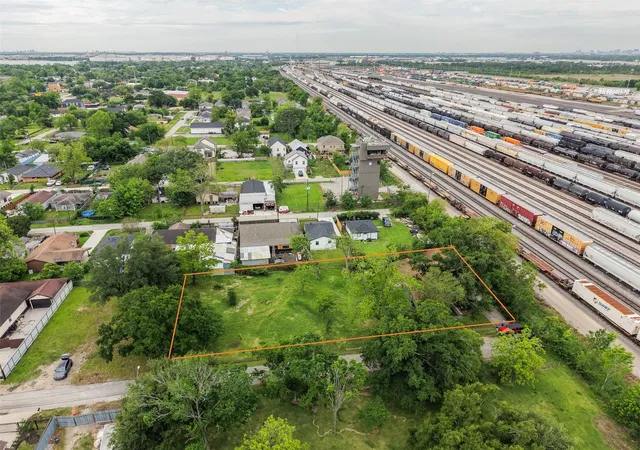 12th image of 7702 King St, Houston, TX 77028 | MLS# 29912032