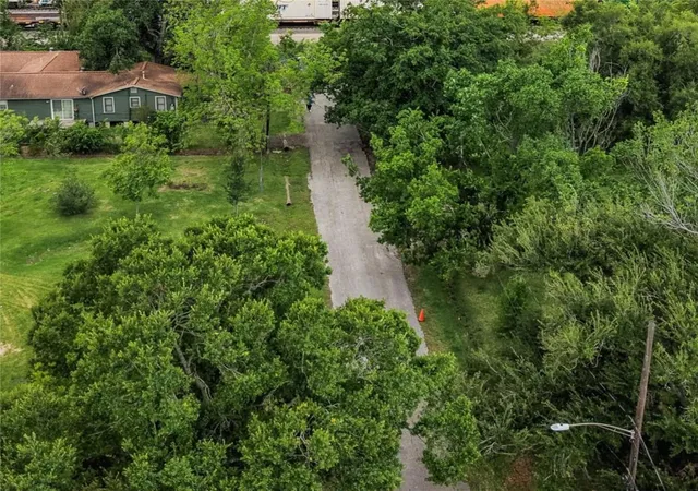 1st image of 7702 King St, Houston, TX 77028 | MLS# 29912032