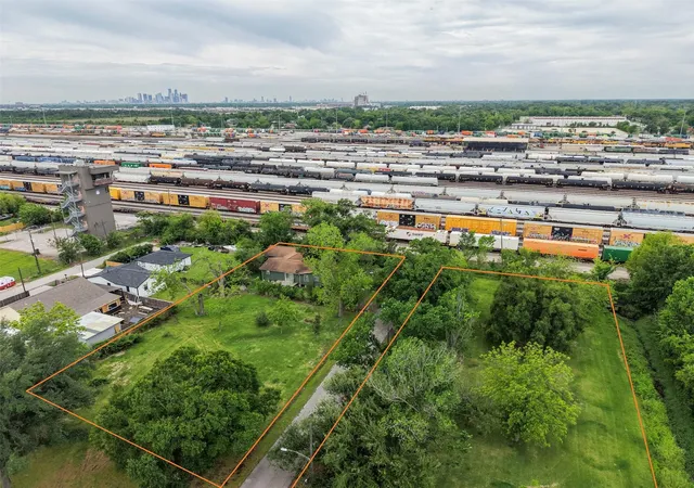 3rd image of 7702 King St, Houston, TX 77028 | MLS# 29912032