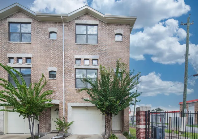 image of 2710 Hullsmith Dr #901, Houston, TX 77063 | MLS# 90586885