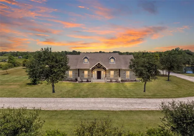 2nd image of 8139 Avenue E 1/2, Santa Fe, TX 77510 | MLS# 10630408
