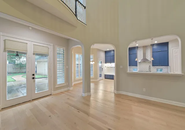 Photo 4 of Single family home for sale at 2610 W Bainbridge Cir, Pearland, TX 77584 | MLS# 6590235 | Listing updated on 2026-10-09