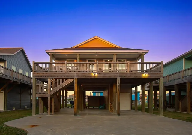 2nd image of 970 Surf, Port Bolivar, TX 77650 | MLS# 18527760