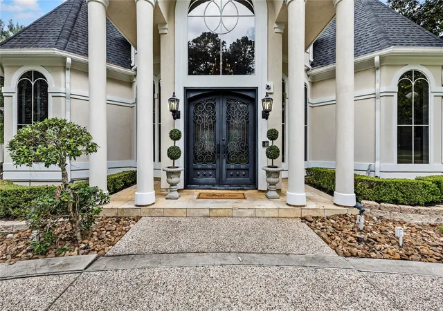4th image of 3 N Benton Woods Cir, Spring, TX 77382 | MLS# 68386893