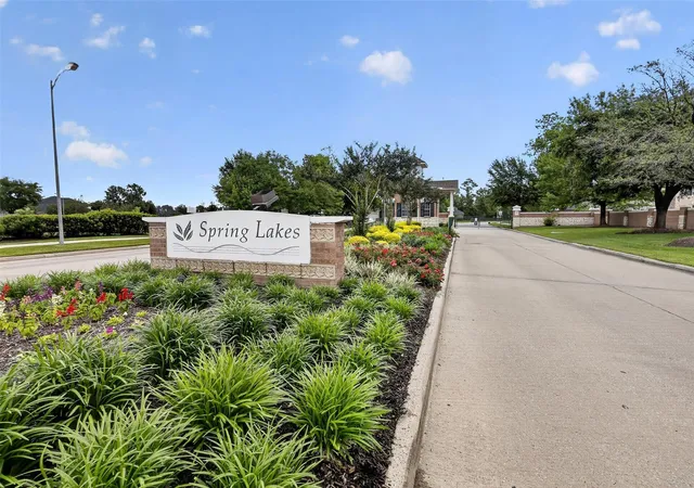 3rd image of 25710 Crisp Spring Ln, Spring, TX 77373 | MLS# 10516708