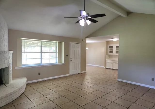 Photo 3 of Sale Pending at 11410 Spring Grv Dr, Houston, TX 77099 | MLS# 34091334 | Listing updated on 2026-09-25