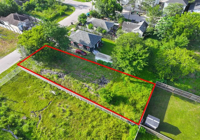 3rd image of 1807 Davis St, Houston, TX 77026 | MLS# 74566702