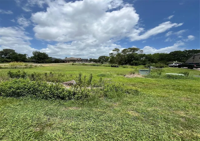 1st image of 7918 Veranda Dr, Baytown, TX 77523 | MLS# 70730302