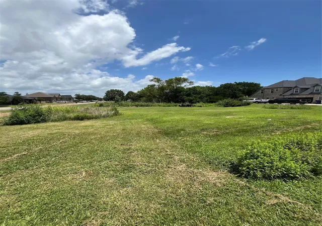 2nd image of 7918 Veranda Dr, Baytown, TX 77523 | MLS# 70730302