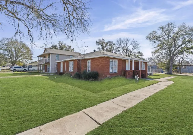 4th image of 1106 5Th St, Hempstead, TX 77445 | MLS# 82379736